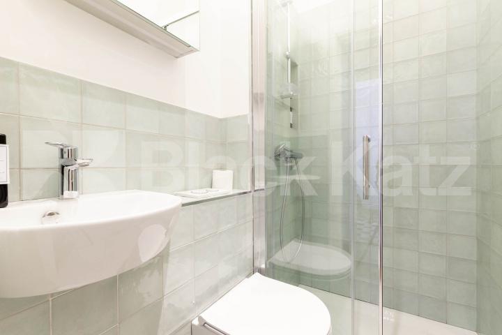 Spacious 4 bed 2 bath set in a period conversion close to Euston St  Drummond Street, Camden / Euston